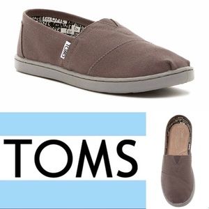 TOMS Classic Canvas Slip-Ons